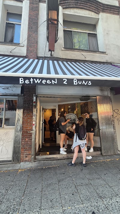 Between 2 Buns Burgers