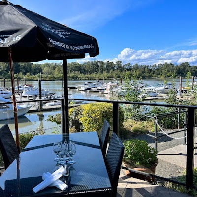 RiverHouse Restaurant & Pub