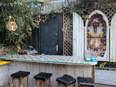 The Narrow Lounge